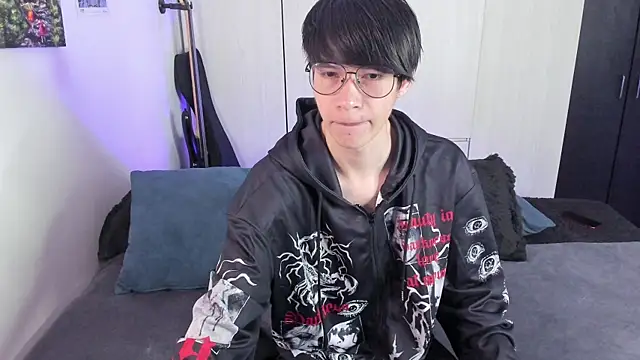 Aventure Twinks online show from 12.24.24