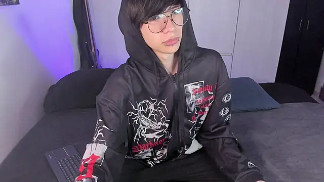 Aventure Twinks online show from 01.24.25