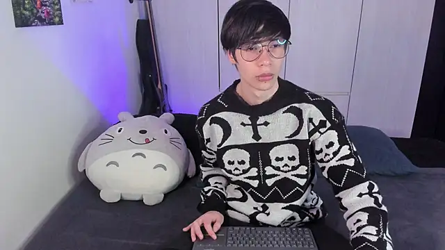 Aventure Twinks online show from 01.30.25