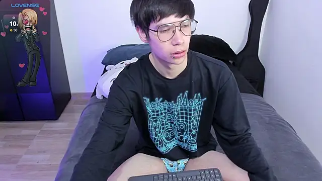 Aventure Twinks online show from 03.23.25