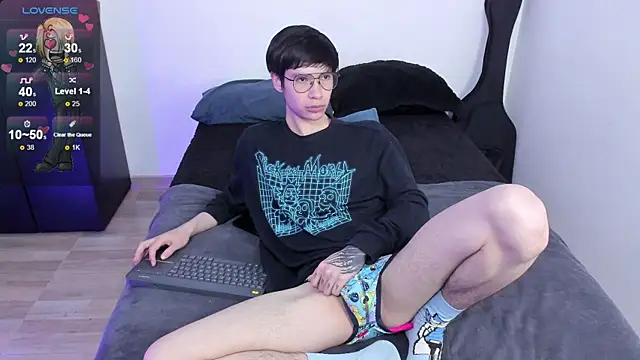 Aventure Twinks online show from 03.23.25