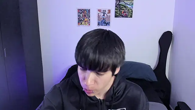 Aventure Twinks online show from 10.22.25