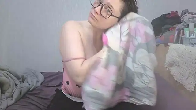Snapshot of Nina7HotCherry chatting on 02.14.26 Nina7HotCherry online show from 02.14.26