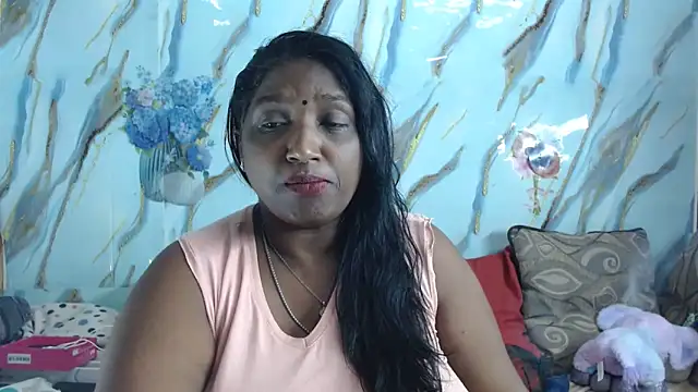 Snapshot of Indian_tracy chatting on 05.11.26 Indian tracy online show from 05.11.26