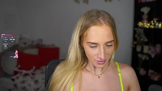 Nicolette  Shea  online show from 01.05.25