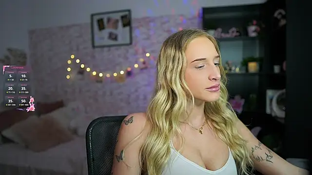 Nicolette  Shea  online show from 02.18.25