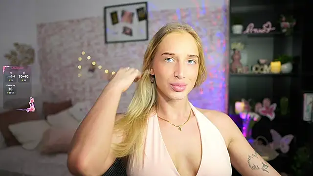 Nicolette  Shea  online show from 03.07.25