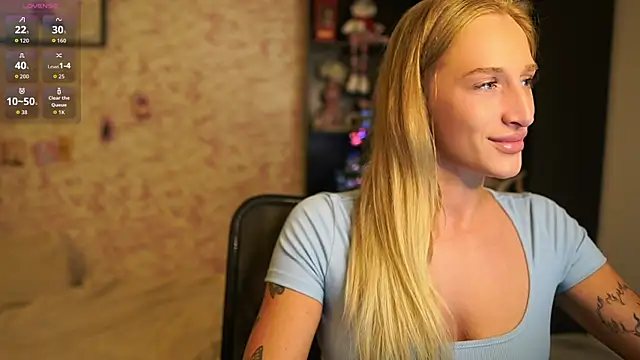 Nicolette  Shea  online show from 12.15.25