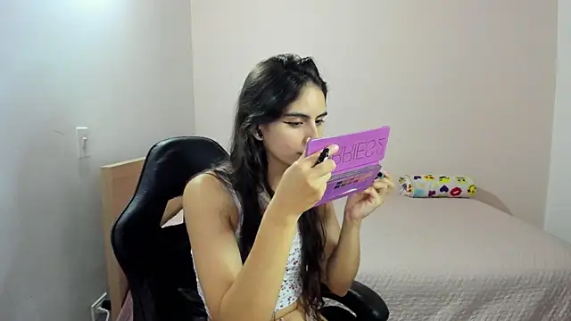 Snapshot of nina_pons chatting on 05.28.26 nina pons online show from 05.28.26