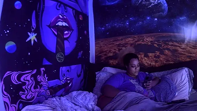 AutumnHart online show from 12.19.24