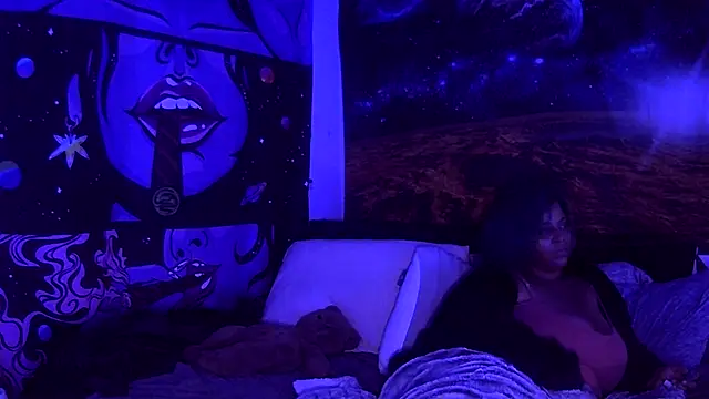 AutumnHart online show from 12.23.24