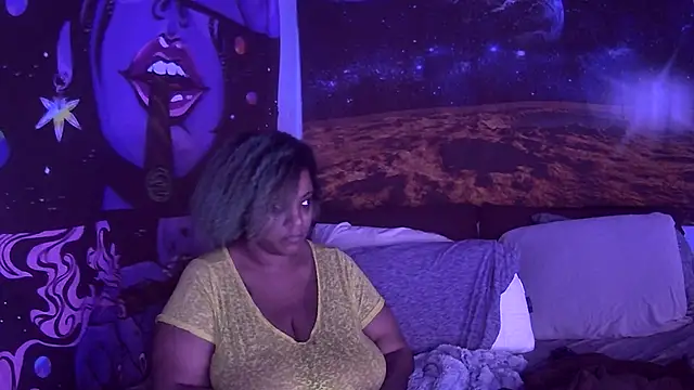 AutumnHart online show from 02.04.25