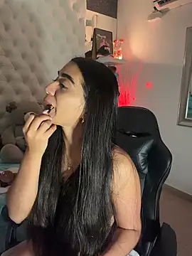 ZarahEvans online show from 02.10.26