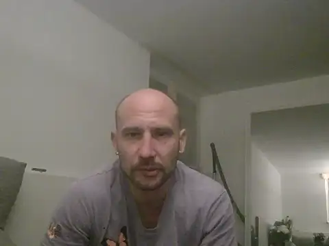 Snapshot of Smileboy698 chatting on 03.16.26 Smileboy698 online show from 03.16.26