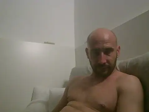 Snapshot of Smileboy698 chatting on 05.05.26 Smileboy698 online show from 05.05.26