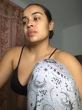 Snapshot of JuanaSimons chatting on 05.19.26 JuanaSimons online show from 05.19.26