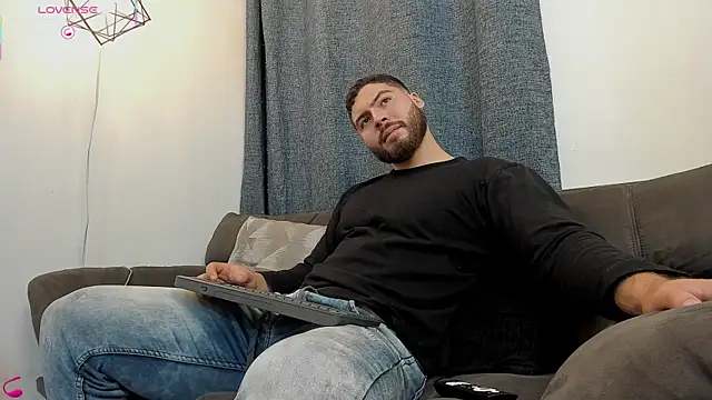 SebastianVilla  online show from 09.26.25