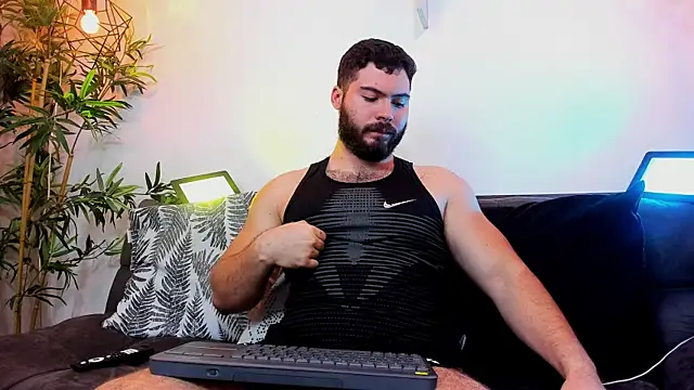 Snapshot of SebastianVilla_ chatting on 07.01.26 SebastianVilla online show from 07.01.26