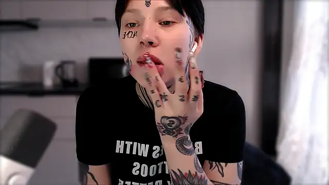 tradishka online show from 02.15.25