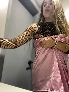 Snapshot of Emilia_Bakerr chatting on 12.06.24 Emilia Bakerr online show from 12.06.24