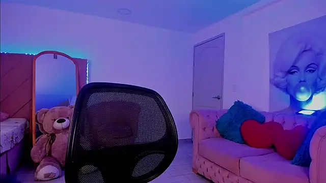 Marily Daniela  online show from 09.21.25