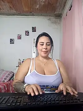 Snapshot of mariana_mari chatting on 03.10.25 mariana mari online show from 03.10.25