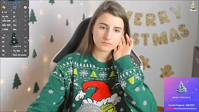 Snapshot of PumpkinCutiePie chatting on 12.20.24 PumpkinCutiePie online show from 12.20.24