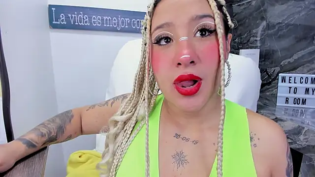 miss danika online show from 12.18.25