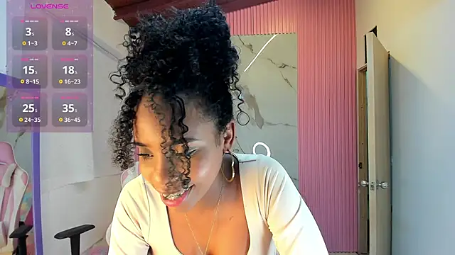 Snapshot of lia_16 chatting on 01.30.25 lia 16 online show from 01.30.25