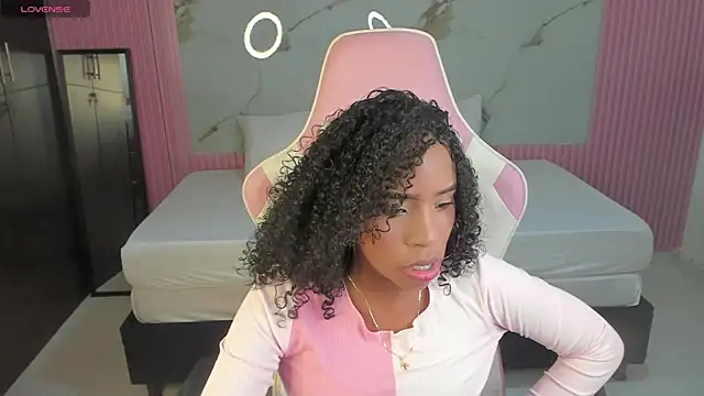 Snapshot of lia_16 chatting on 02.04.25 lia 16 online show from 02.04.25