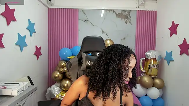 Snapshot of lia_16 chatting on 09.29.25 lia 16 online show from 09.29.25