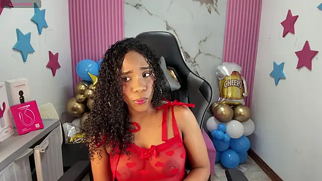 Snapshot of lia_16 chatting on 10.02.25 lia 16 online show from 10.02.25