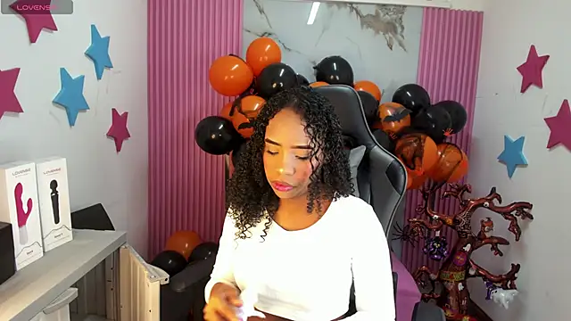 Snapshot of lia_16 chatting on 10.22.25 lia 16 online show from 10.22.25