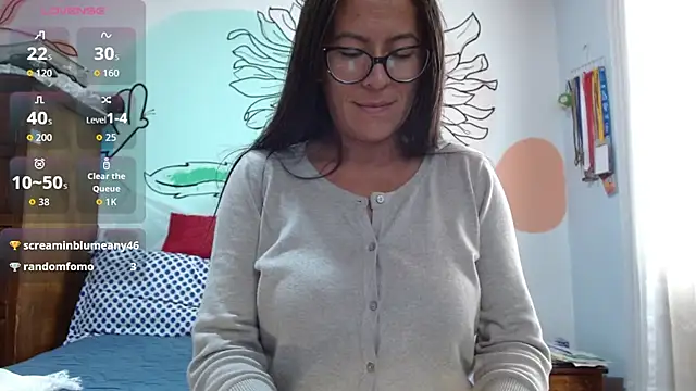 Snapshot of lupita84 chatting on 09.23.25 lupita84 online show from 09.23.25