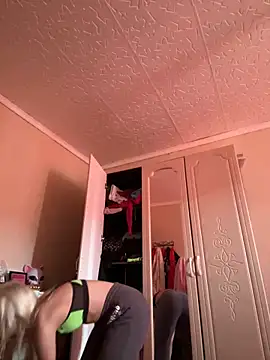 LikaCat online show from 03.19.25