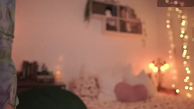 Snapshot of EmilyxRose_- chatting on 03.20.25 EmilyxRose - online show from 03.20.25