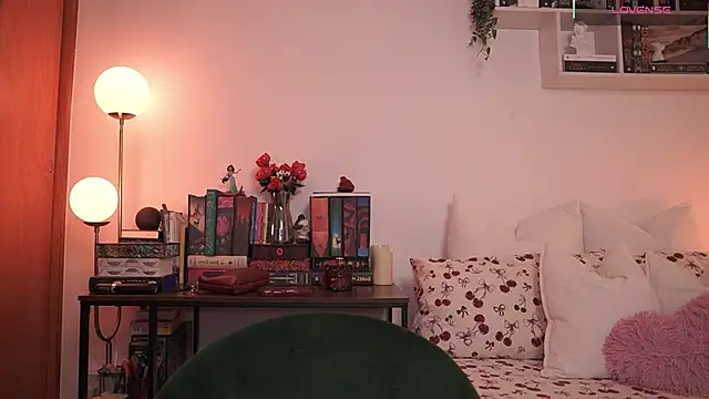 Snapshot of EmilyxRose_- chatting on 10.05.25 EmilyxRose - online show from 10.05.25