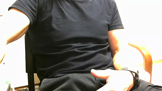 Snapshot of bycho chatting on 11.24.25 bycho online show from 11.24.25