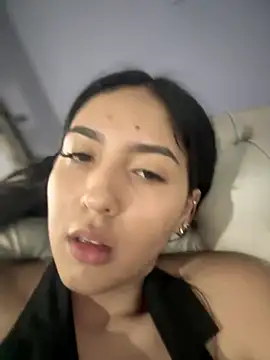 MarianaBenz online show from 02.11.25