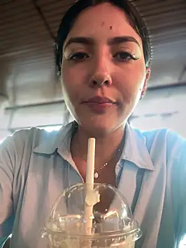 MarianaBenz online show from 02.27.25