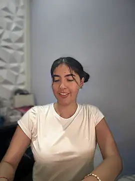 MarianaBenz online show from 03.09.25