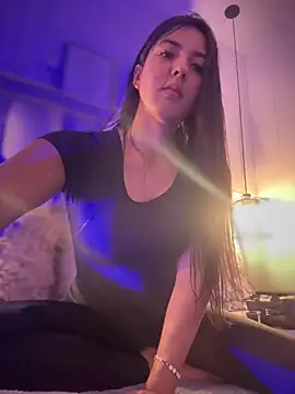 MarianaBenz online show from 03.15.25