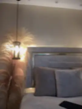 MarianaBenz online show from 09.18.25