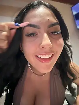 MarianaBenz online show from 10.31.25