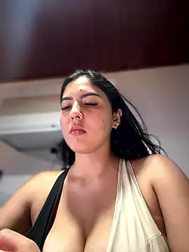 MarianaBenz online show from 01.10.26