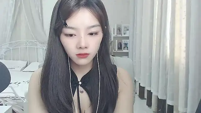Snapshot of Jenny-Z chatting on 04.18.26 Jenny-Z online show from 04.18.26