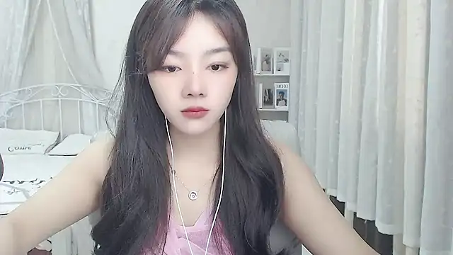 Snapshot of Jenny-Z chatting on 04.22.26 Jenny-Z online show from 04.22.26