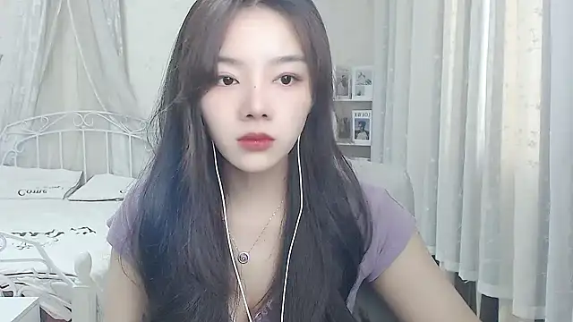 Snapshot of Jenny-Z chatting on 04.25.26 Jenny-Z online show from 04.25.26