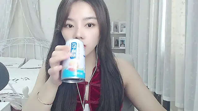 Snapshot of Jenny-Z chatting on 04.26.26 Jenny-Z online show from 04.26.26