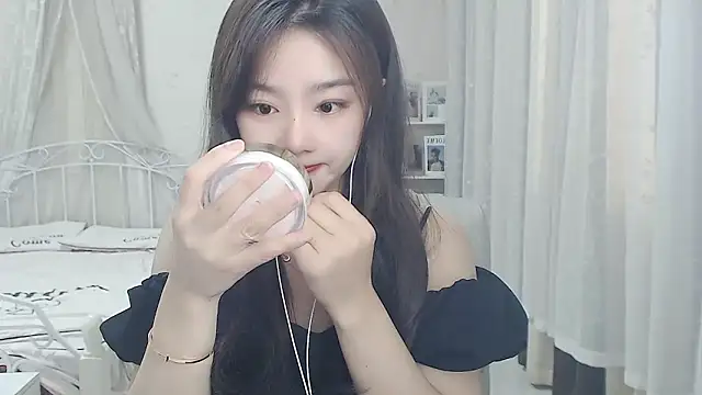 Snapshot of Jenny-Z chatting on 05.03.26 Jenny-Z online show from 05.03.26
